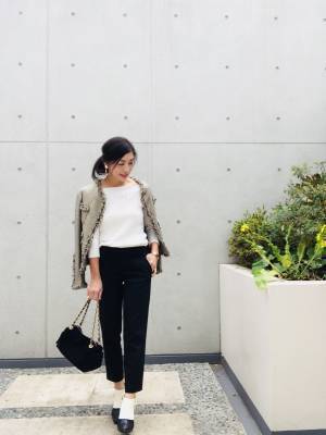 CHANELのブーティーブーツがお気に入り。シンプルコーデを品良く見せてくれる