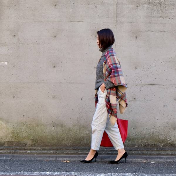 秋冬の白は「真っ白じゃない白」がなじみます