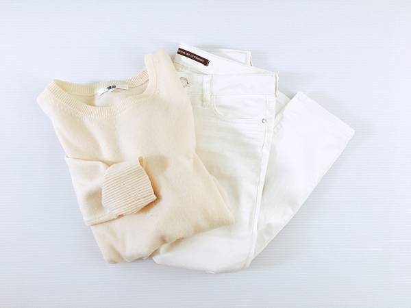 白グラデーションでやわらかく、優しく見せるコーデ