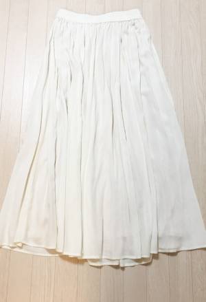 今ニットを買い足すなら、UNIQLOエクストラファインメリノセーターがおすすめ