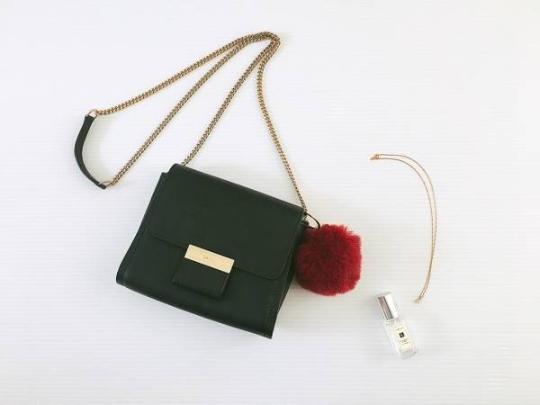 冬イベント映え確実！　パイソン柄のシルクワンピース