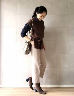 GUのニットベストが買い！　790円で初秋から真冬までOK