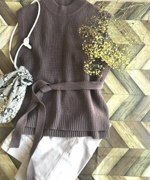 GUのニットベストが買い！　790円で初秋から真冬までOK