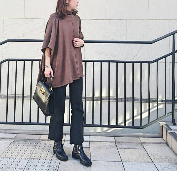 ZARAのスタッズブーツは今冬の大本命！　スカートにもパンツにもOK