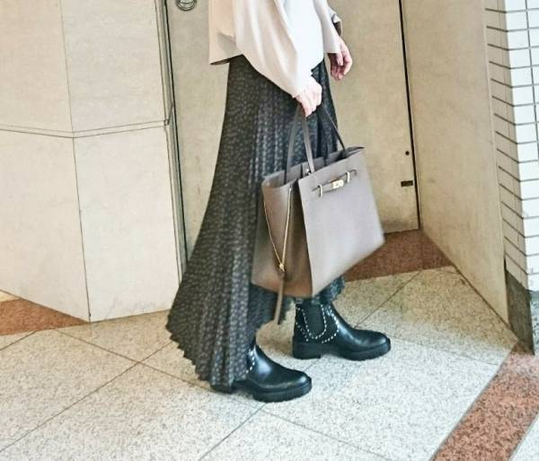 ZARAのスタッズブーツは今冬の大本命！　スカートにもパンツにもOK