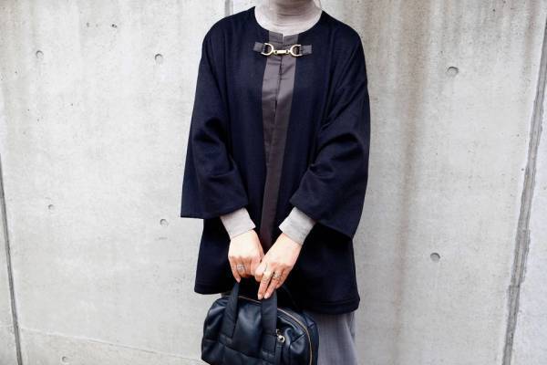 真冬前の救世主！　肌寒い日にさっと羽織れる「脱マンネリコート」