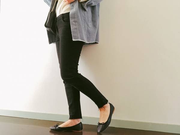 ZARAのコーデュロイジャケットが今旬！　くすみブルーでパリジェンヌ風