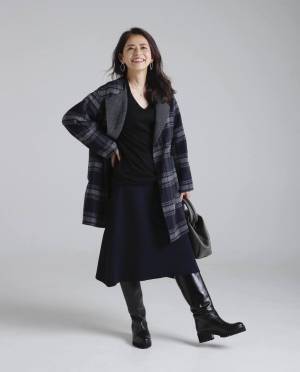 カジュアルorきれいめ？　グレーコート着まわし術