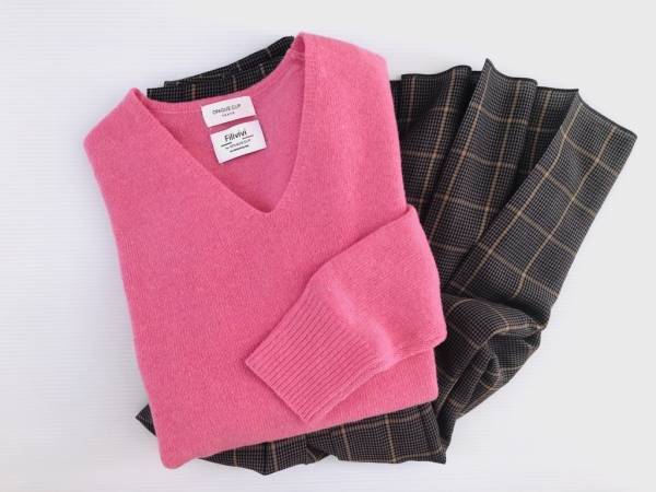 OPAQUEのプチプラ上質ニットは2990円。ラズベリーピンクが大人可愛い！