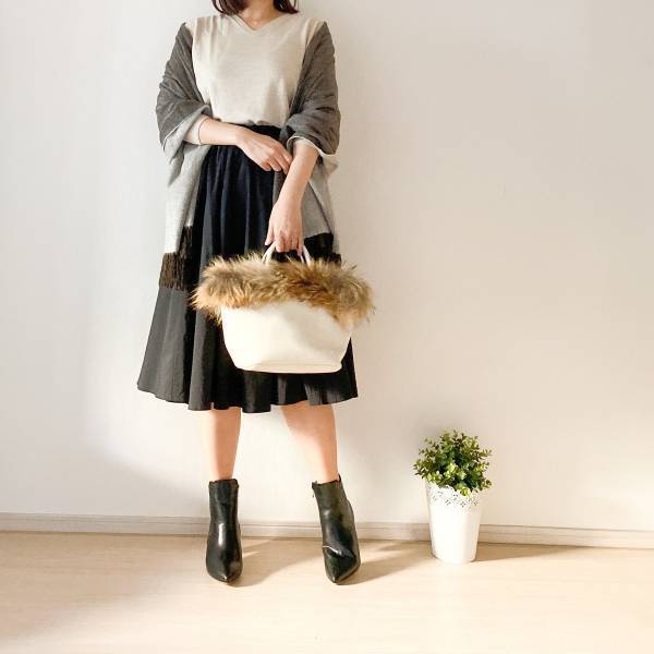 GU「ソフトリッチVネックセーター」が優秀！　1490円でカシミヤのような肌触り