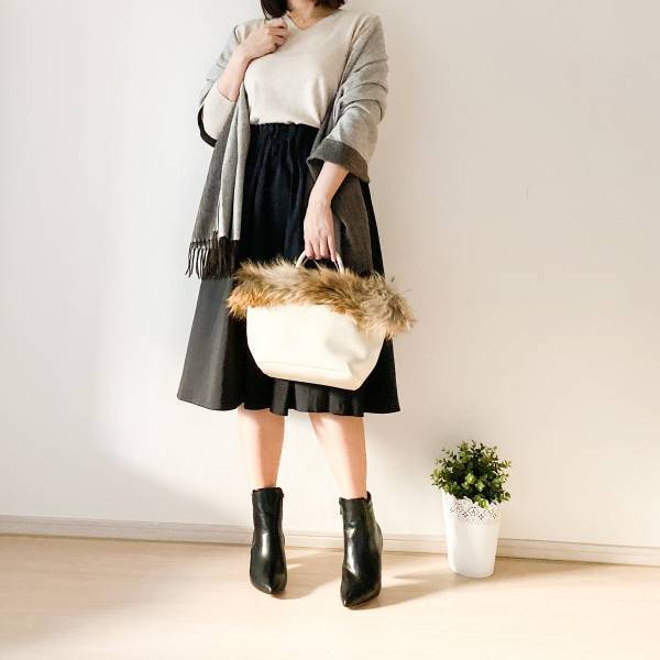 GU「ソフトリッチVネックセーター」が優秀！　1490円でカシミヤのような肌触り