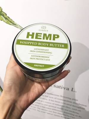 田中里奈が愛用する優秀コスメ。世界中を飛び回る私のスキンケア