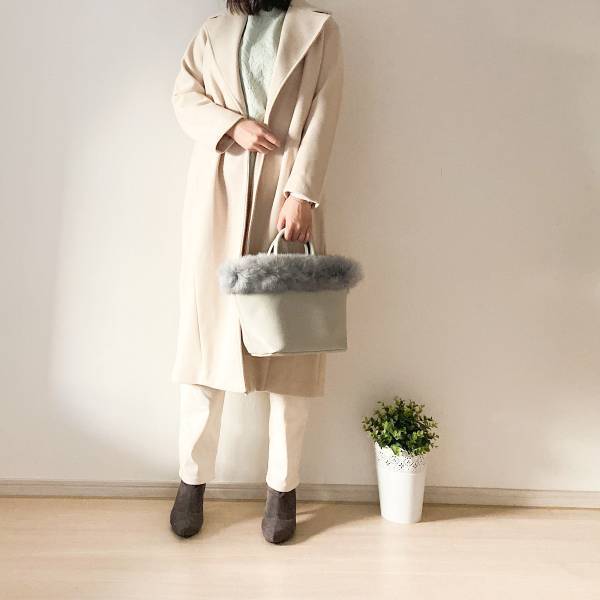 SNSでも話題沸騰！　UNIQLOの春ニット1990円であったか春色コーデ