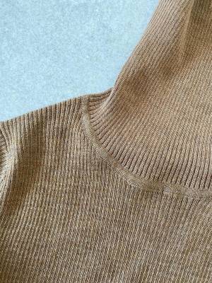 敏感肌の味方。無印良品「チクチクしないタートルセーター」2990円が買い！