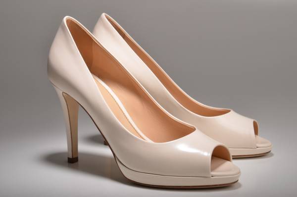 いい靴は女性の人生を変える。女を上げる３つのブランド靴