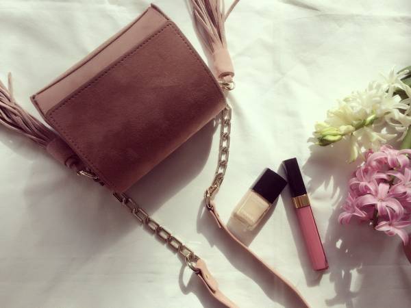 ZARAのミニバッグが大人上品。甘すぎないから優秀です