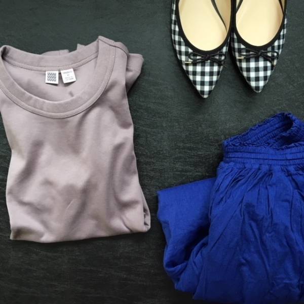 Uniqlo UのTシャツが大人上品。“きれい色”がおすすめです