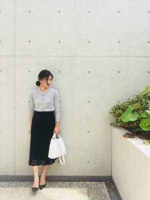UNIQLOのレーススカートが大人上品。絶妙に艶っぽく仕上がります