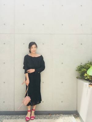 UNIQLOのレーススカートが大人上品。絶妙に艶っぽく仕上がります