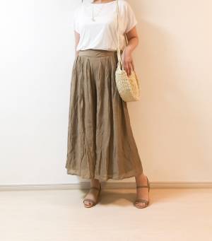 UNIQLOドレープクルーネックTが大人上品。１枚で抜け感が叶います