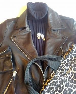 大人のタートルネックニット選びで気をつけたいこと