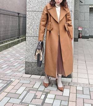 大人の「パンプス×靴下コーデ」を素敵に見せる秘訣