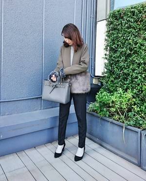 大人の「パンプス×靴下コーデ」を素敵に見せる秘訣