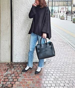 大人の「パンプス×靴下コーデ」を素敵に見せる秘訣