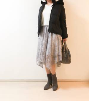 着太りしやすいダウンコート。細見えさせるコーデ術