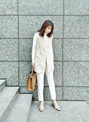 ＋ファージレで定番・UNIQLO白タートルをリッチ見せ！