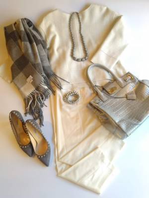 「冬の白」はボトムスで取り入れると上手くいく