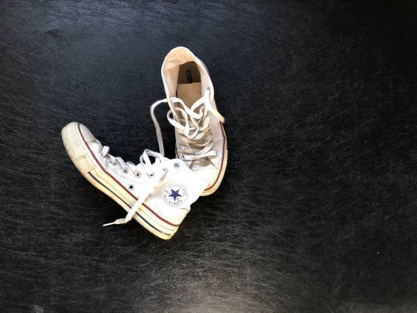 ダウン×スニーカーを上品コーデに仕上げるコツ