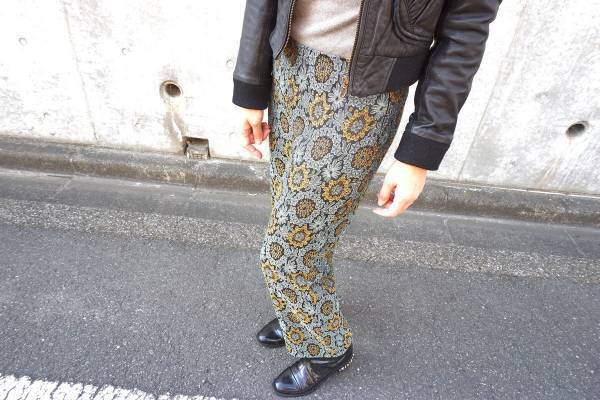 冬の柄パンツ、大人っぽく上品に仕上げるコツ