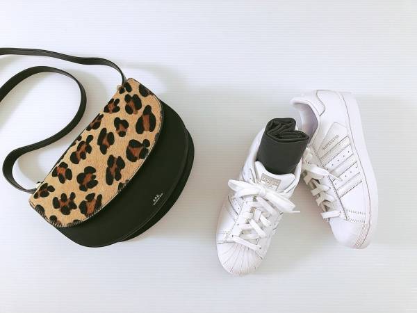 グレータイツが上品見え。30〜40デニールがおすすめです