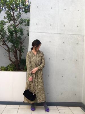 GU小花柄ワンピが上品キレイ。2990円なんて信じられない