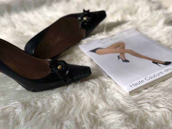 ピエールマントゥーのタイツが上品見え。大人のエレガンスが叶います