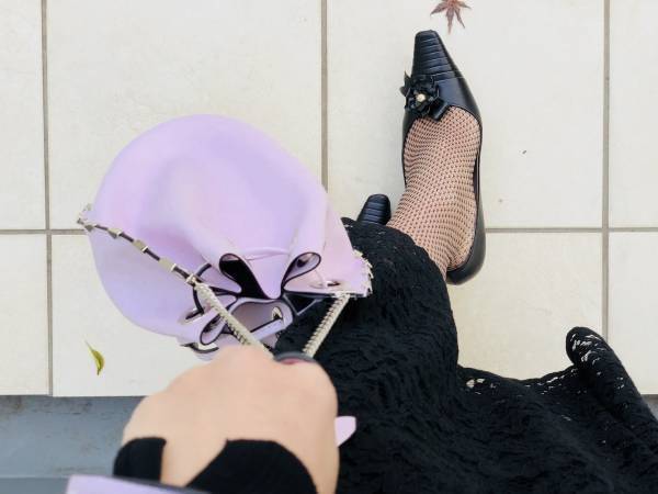 ピエールマントゥーのタイツが上品見え。大人のエレガンスが叶います