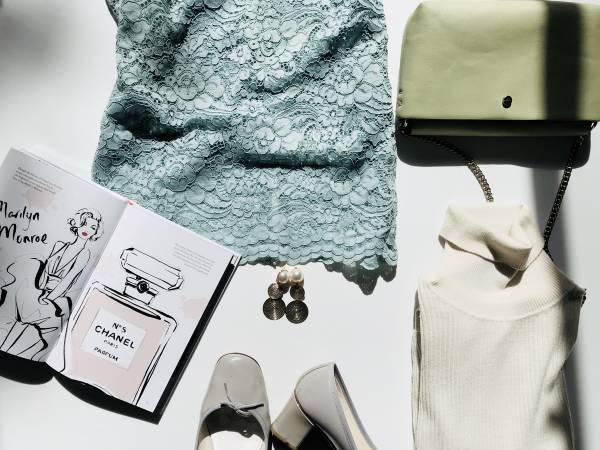 GUレースタイトスカートが上品見え！　1990円なんて信じられない