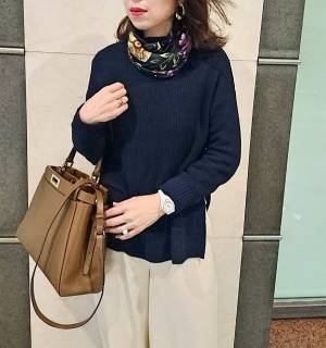 旬のボリュームニット、華奢見えのコツはIラインを意識すること