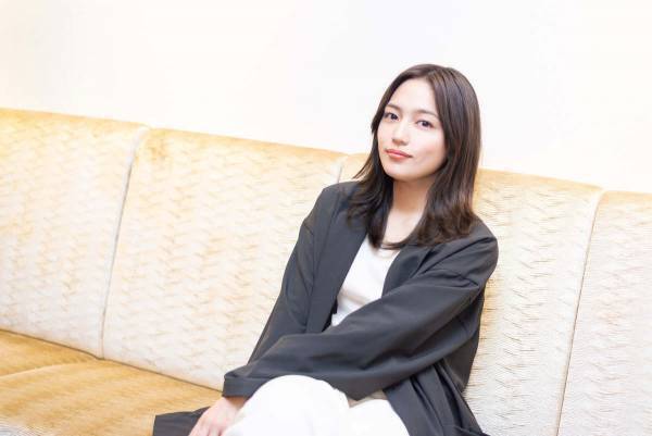 【高橋一生×川口春奈】心のドアを開け放して築かれた、ふたりの関係