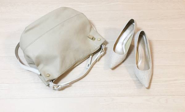 UNIQLO新作カシミヤニット、くすみピンクが上品見え！