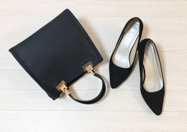 UNIQLOサーキュラースカートが上品見え。“プチドット”が大人可愛い