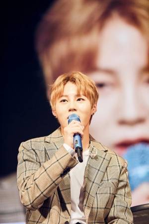 ハ・ソンウン初のソロファンミ詳細レポート。「今日、最高に幸せにするから」宣言通りのスペシャルな時間に