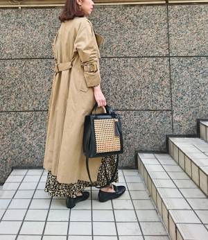 大人の小花柄ワンピ、着こなしで気を付けたいこと