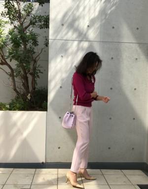 今春のワントーンコーデは“きれい色”で！　桜ピンクで作る大人の微甘コーデ