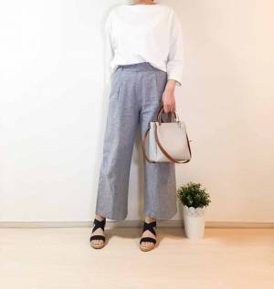 UNIQLOリネンワイドパンツが最高。“脚の悩み”を全部カバーしてくれるから