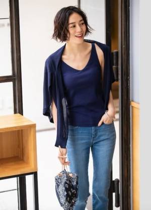 UNIQLOの新作ブラトップが上品見え。1990円なんて信じられない