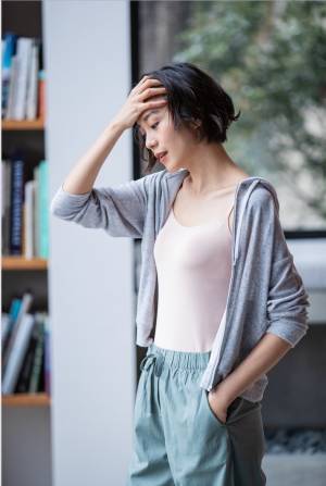 オールUNIQLOで叶える、優しげリラクシーコーデ