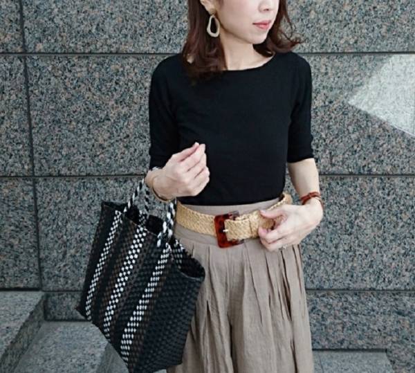 この夏注目のメルカドバッグ。大人配色ならタウンやオフィスもOK！