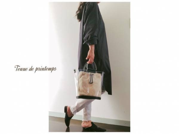 ZARAのクリアバッグで、春のシンプルコーデを旬にアップデート